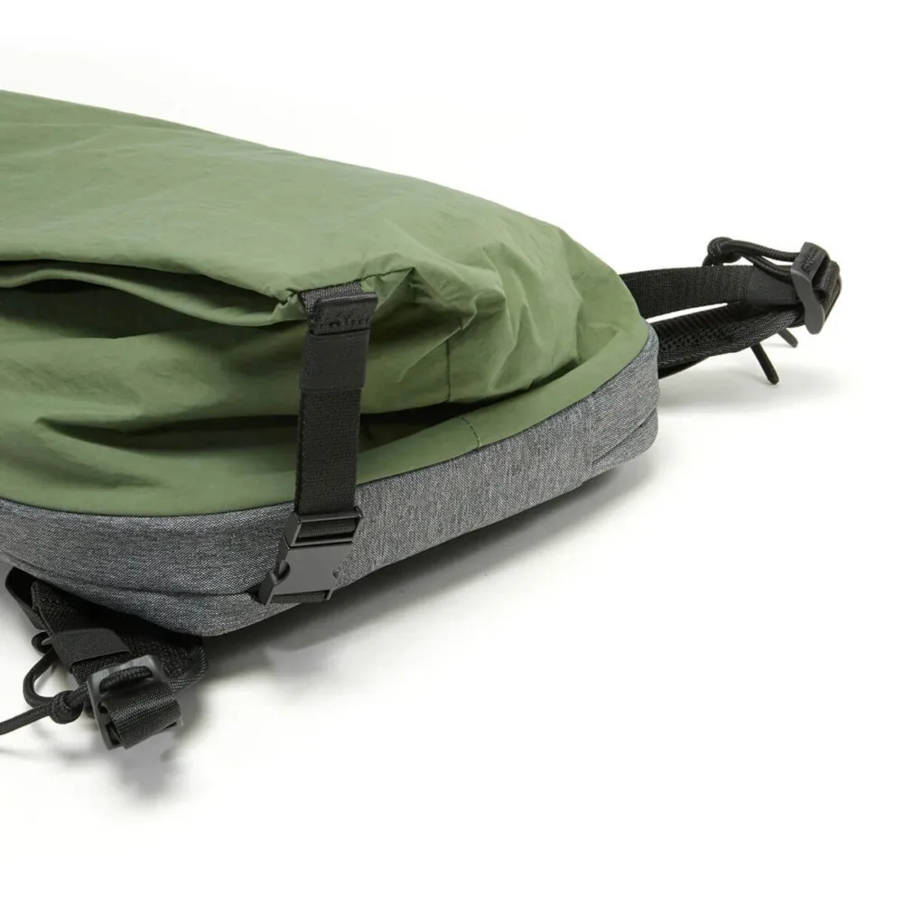 cote&ciel - Isar M Komatsu 13-22L Onibegie Nylon Olive Green - Зображення 9